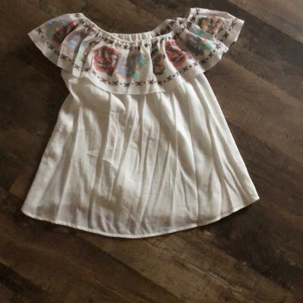 White off should embroidered top S